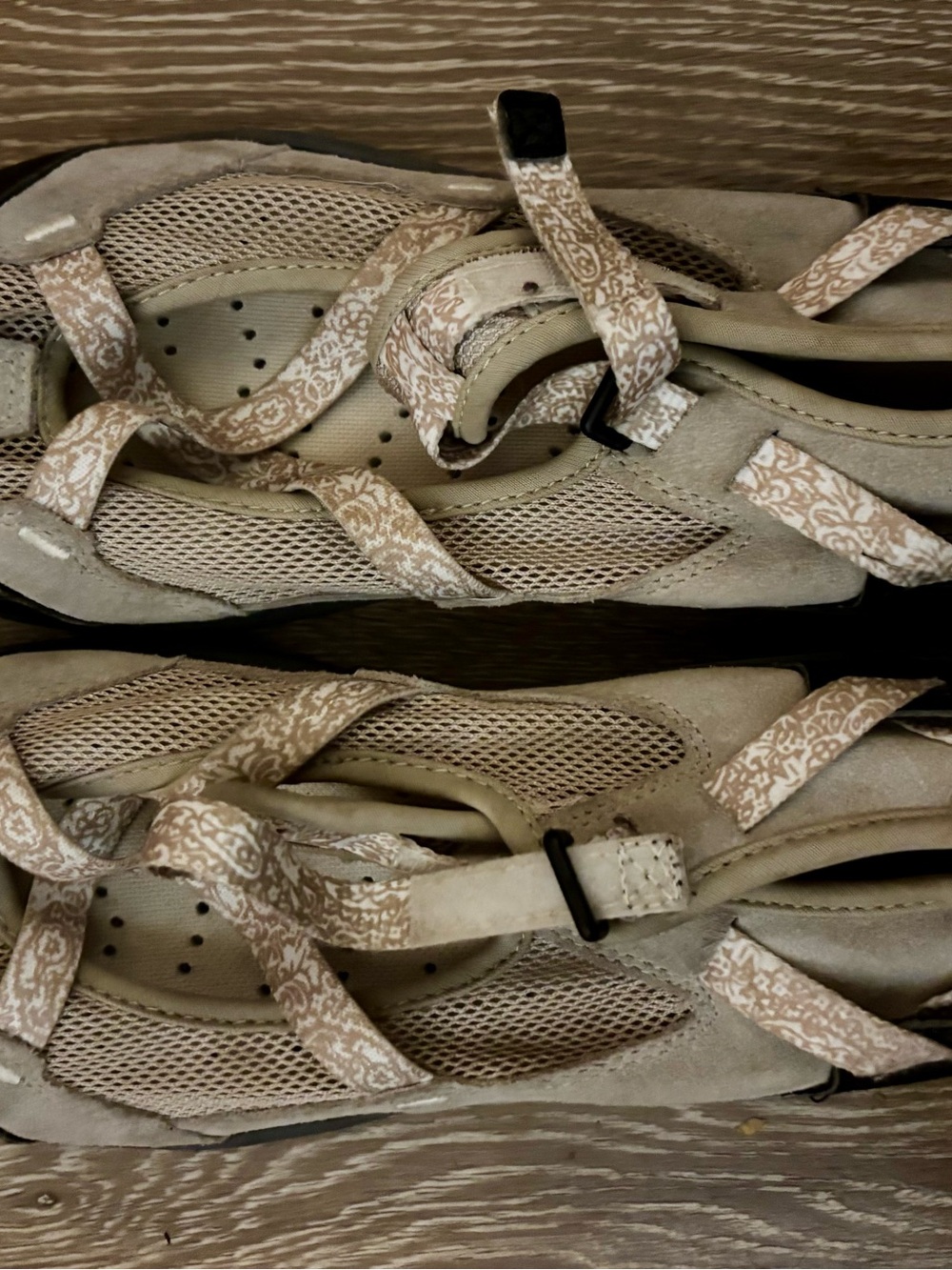 Lands' End Taupe Floral-Print Strappy Athletic Hiking Shoes